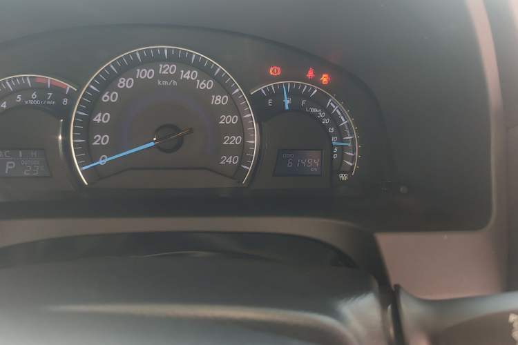 Used Toyota Camry 2013 2.0G Comfort Edition Odometer Close Up