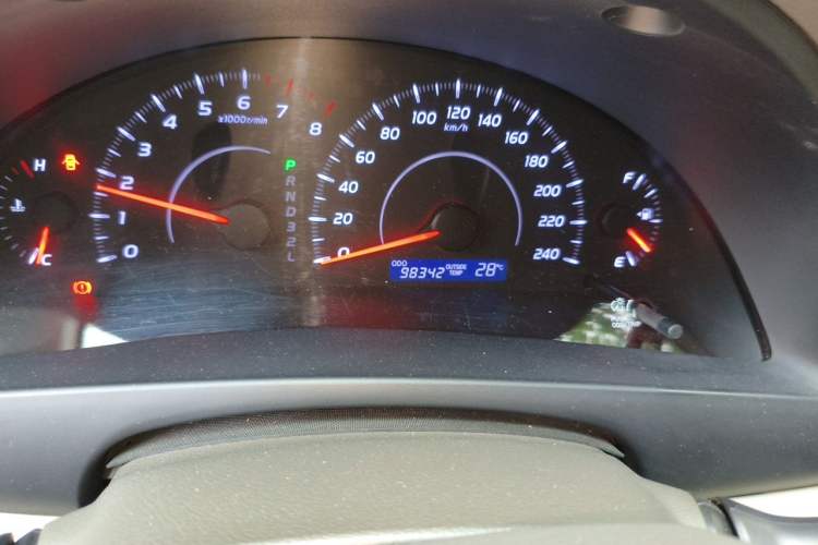 Used Toyota Camry 2013 200E Classic Elite Edition Odometer Close Up