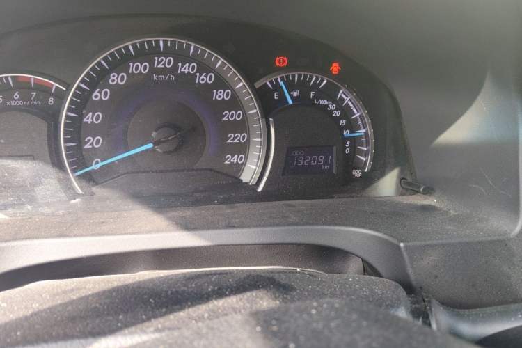Used Toyota Camry 2013 2.0G Comfort Edition Odometer Close Up