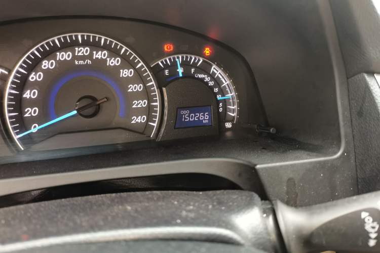 Used Toyota Camry 2013 2.0G Comfort Edition Odometer Close Up