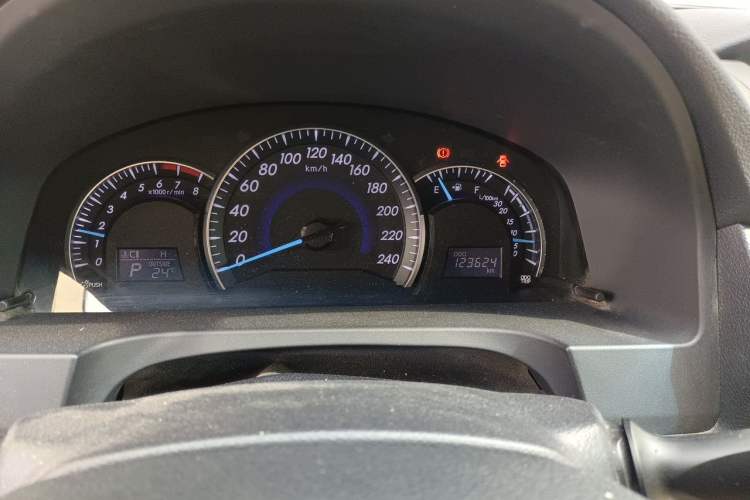 Used Toyota Camry 2013 2.0G Comfort Edition Odometer Close Up