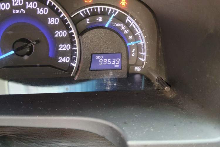 Used Toyota Camry 2013 200G Classic Luxury Edition Odometer Close Up