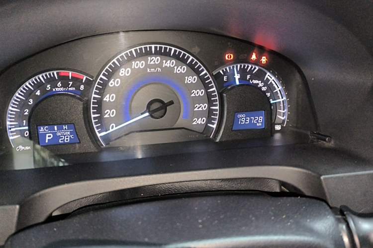 Used Toyota Camry 2013 2.0G Comfort Edition Odometer Close Up
