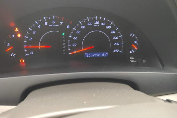 Used Toyota Camry 2013 200E Classic Elite Edition Odometer Close Up