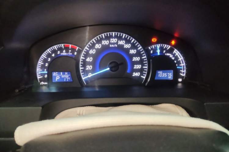 Used Toyota Camry 2013 2.0G Comfort Edition Odometer Close Up