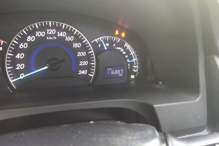 Used Toyota Camry 2013 2.0G Comfort Edition Odometer Close Up