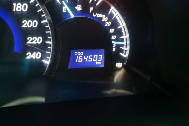 Used Toyota Camry 2013 2.0G Comfort Edition Odometer Close Up
