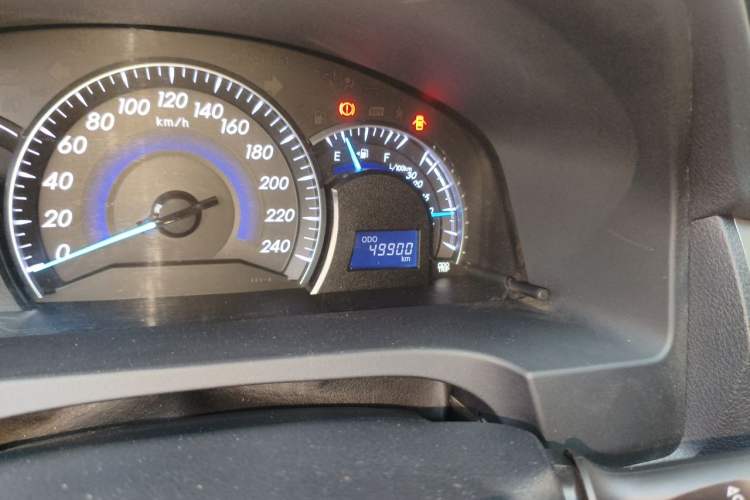 Used Toyota Camry 2013 2.5G Comfort Edition Odometer Close Up