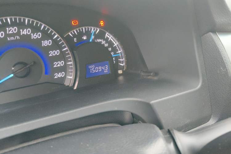 Used Toyota Camry 2013 2.5G Comfort Edition Odometer Close Up