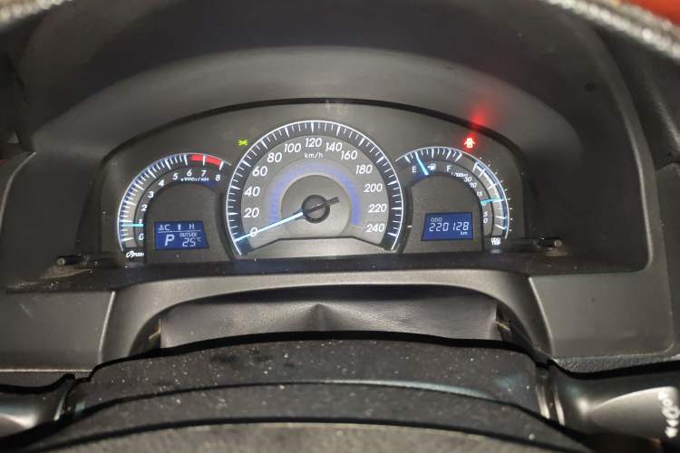 Used Toyota Camry 2013 2.5G Comfort Edition Odometer Close Up