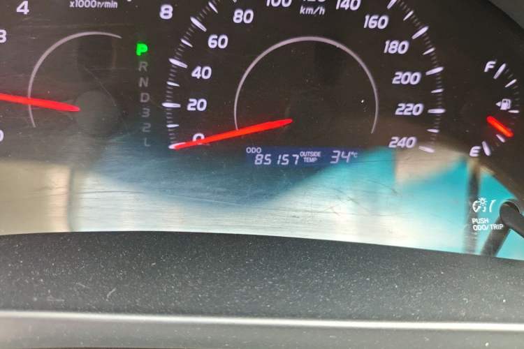Used Toyota Camry 2013 200E Classic Elite Edition Odometer Close Up