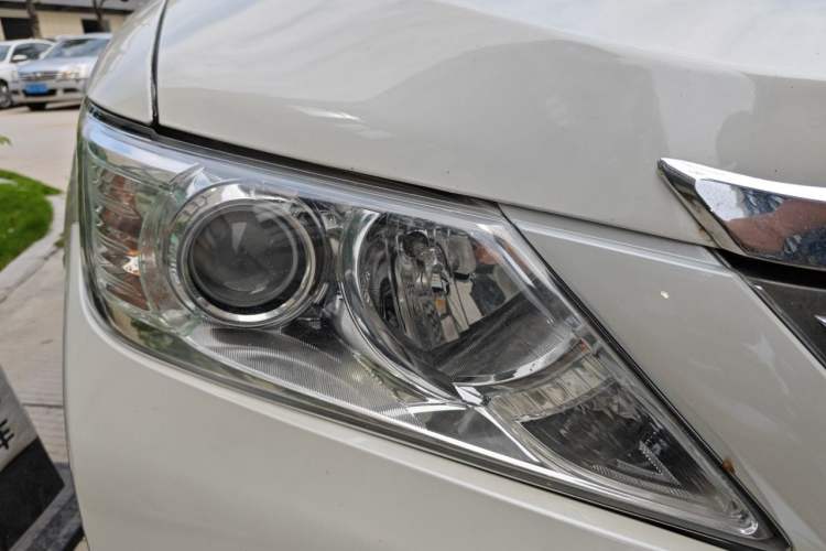 Used Toyota Camry 2013 2.5G Comfort Edition Right Front Headlight