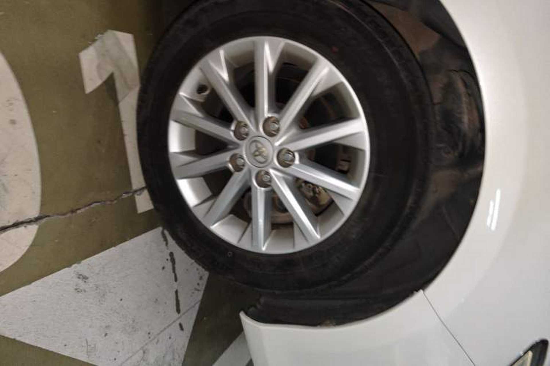 Used Toyota Camry 2013 2.0G Comfort Edition Right Front Wheel Hub