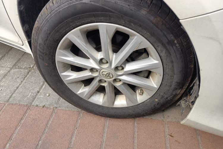 Used Toyota Camry 2013 2.0G Comfort Edition Right Front Wheel Hub