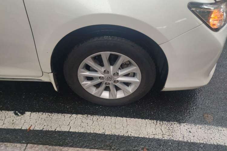 Used Toyota Camry 2013 2.0G Comfort Edition Right Front Wheel Hub