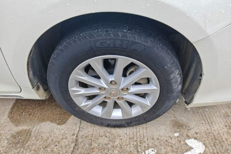 Used Toyota Camry 2013 2.5G Comfort Edition Right Front Wheel Hub