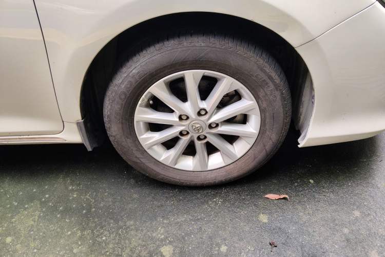 Used Toyota Camry 2013 200G Classic Luxury Edition Right Front Wheel Hub