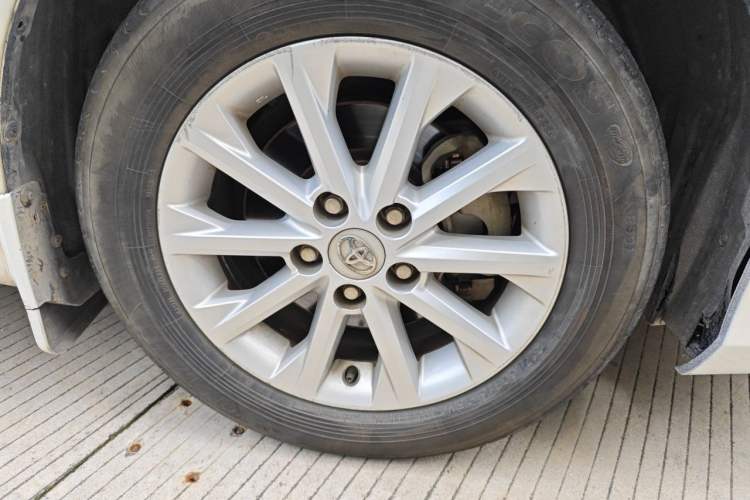 Used Toyota Camry 2013 2.5G Comfort Edition Right Front Wheel Hub