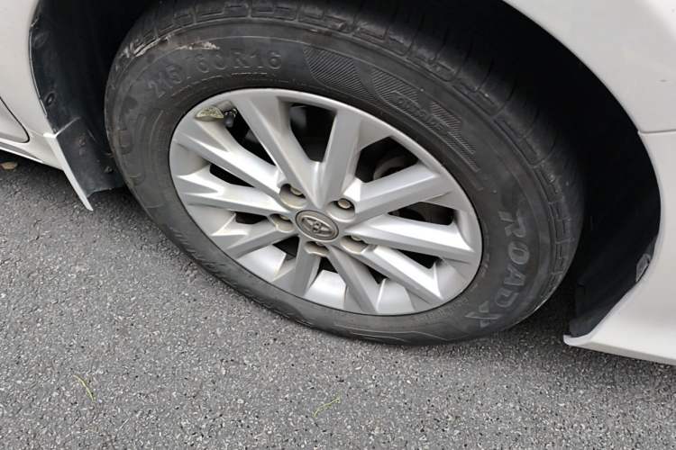 Used Toyota Camry 2013 2.0G Comfort Edition Right Front Wheel Hub