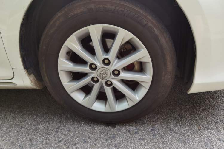 Used Toyota Camry 2013 2.0G Comfort Edition Right Front Wheel Hub