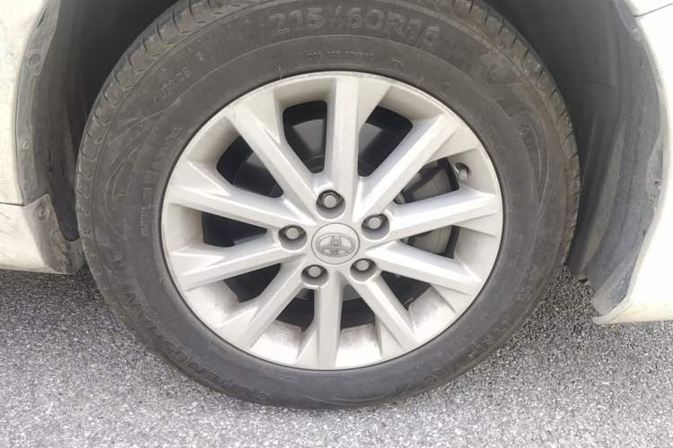 Used Toyota Camry 2013 2.0G Comfort Edition Right Front Wheel Hub