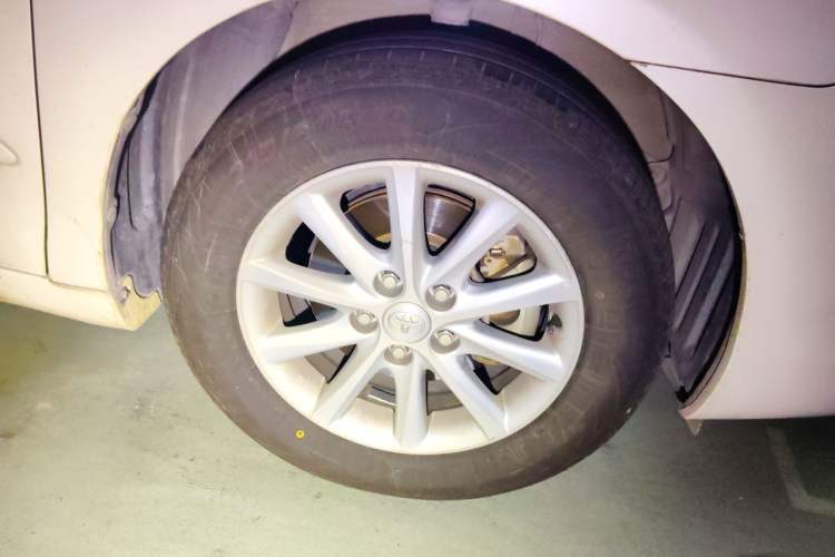 Used Toyota Camry 2013 200G Classic Luxury Edition Right Front Wheel Hub