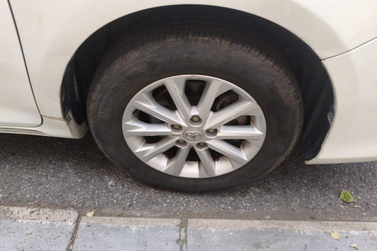 Used Toyota Camry 2013 2.5G Comfort Edition Right Front Wheel Hub