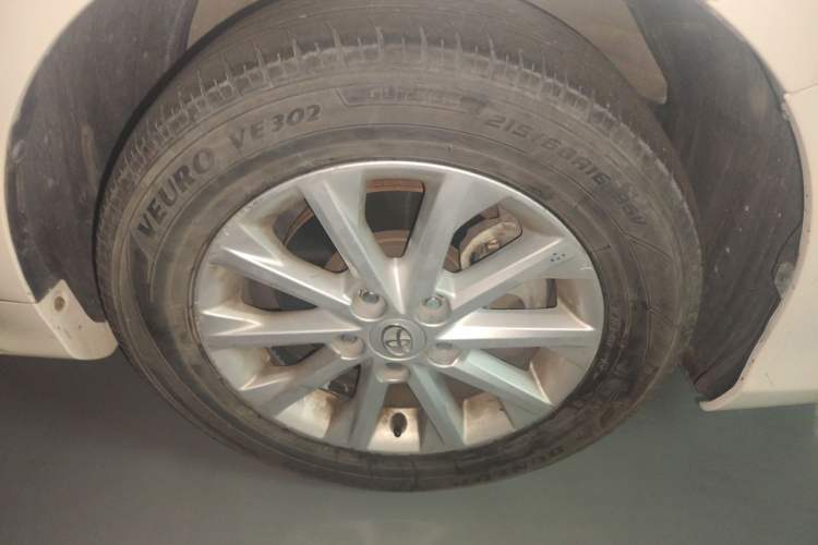 Used Toyota Camry 2013 2.0G Comfort Edition Right Front Wheel Hub