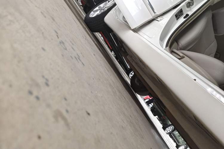 Used Toyota Camry 2013 200E Classic Elite Edition Right Side Sill
