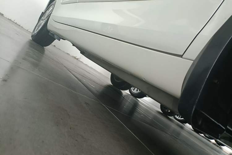 Used Toyota Camry 2013 200G Classic Luxury Edition Right Side Sill