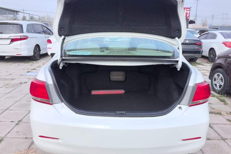 Used Toyota Camry 2013 200E Classic Elite Edition Trunk