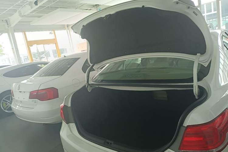 Used Toyota Camry 2013 200G Classic Luxury Edition Trunk