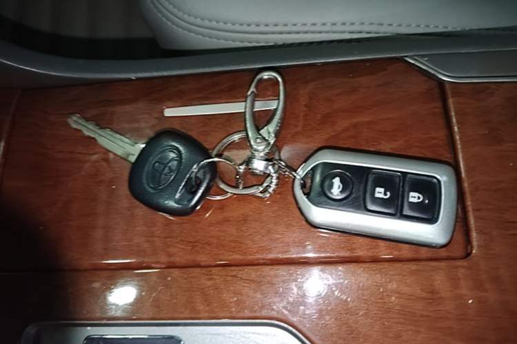 Used Toyota Camry 2013 200E Classic Elite Edition Vehicle Key