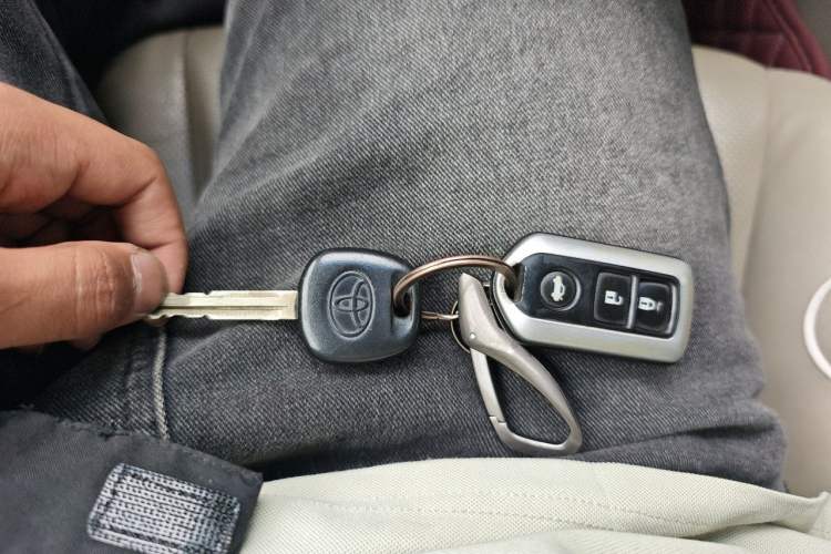 Used Toyota Camry 2013 200G Classic Luxury Edition Vehicle Key