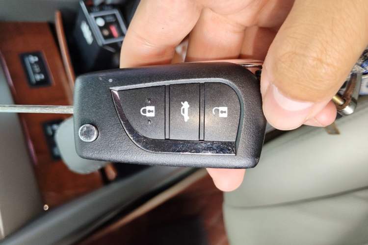Used Toyota Camry 2013 200G Classic Luxury Edition Vehicle Key