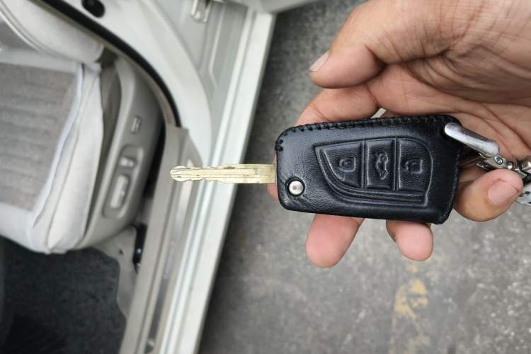 Used Toyota Camry 2013 200G Classic Luxury Edition Vehicle Key
