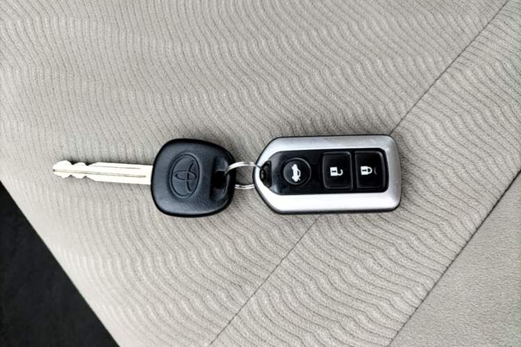 Used Toyota Camry 2013 200E Classic Elite Edition Vehicle Key