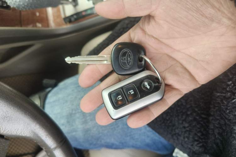 Used Toyota Camry 2013 200G Classic Luxury Edition Vehicle Key