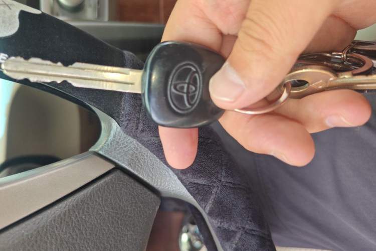Used Toyota Camry 2013 200E Classic Elite Edition Vehicle Key