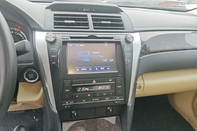 Used Toyota Camry 2015 2.5G Luxury Navigation Edition Audio And AC Panel