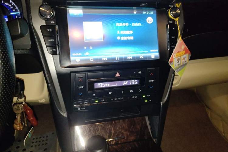 Used Toyota Camry 2015 2.0E Elite Edition Audio And AC Panel