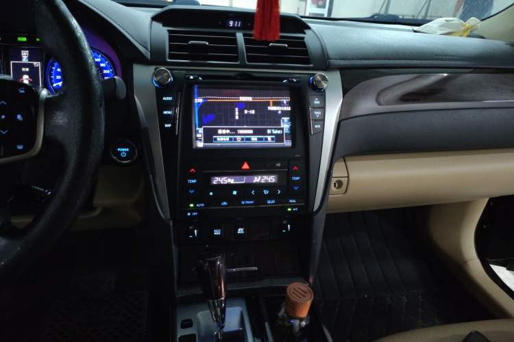 Used Toyota Camry 2015 Dual-Engine 2.5 HG Luxury Navigation Edition Audio And AC Panel