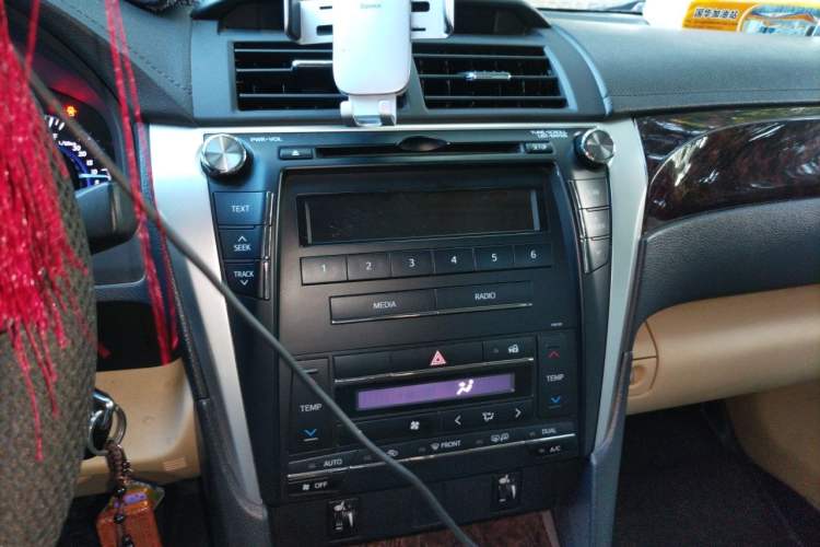 Used Toyota Camry 2015 2.0G Premier Edition Audio And AC Panel