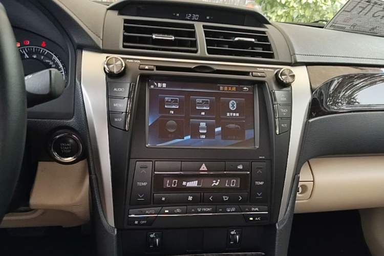 Used Toyota Camry 2015 2.5G Luxury Navigation Edition Audio And AC Panel