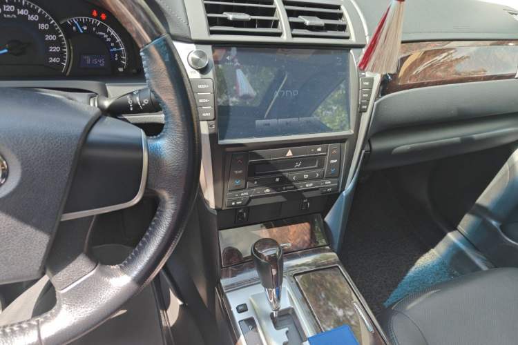 Used Toyota Camry 2015 2.0G Premier Edition Audio And AC Panel