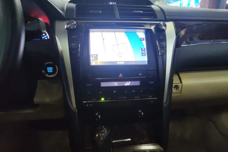 Used Toyota Camry 2015 2.5G Luxury Navigation Edition Audio And AC Panel