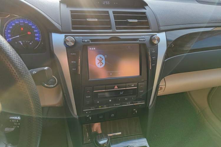 Used Toyota Camry 2015 Dual-Engine 2.5 HG Luxury Navigation Edition Audio And AC Panel