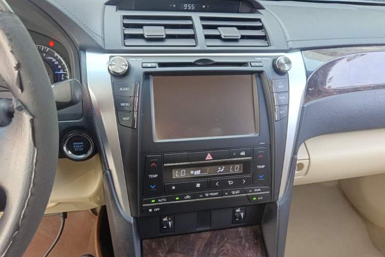 Used Toyota Camry 2015 2.5G Luxury Navigation Edition Audio And AC Panel