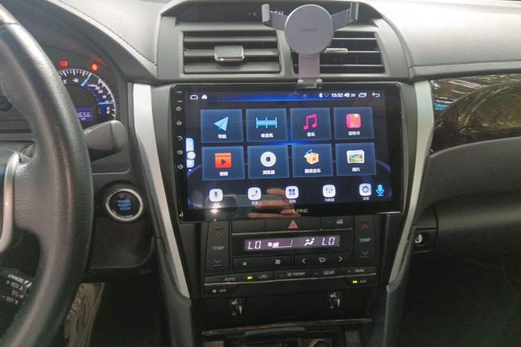 Used Toyota Camry 2015 2.5G Luxury Navigation Edition Audio And AC Panel