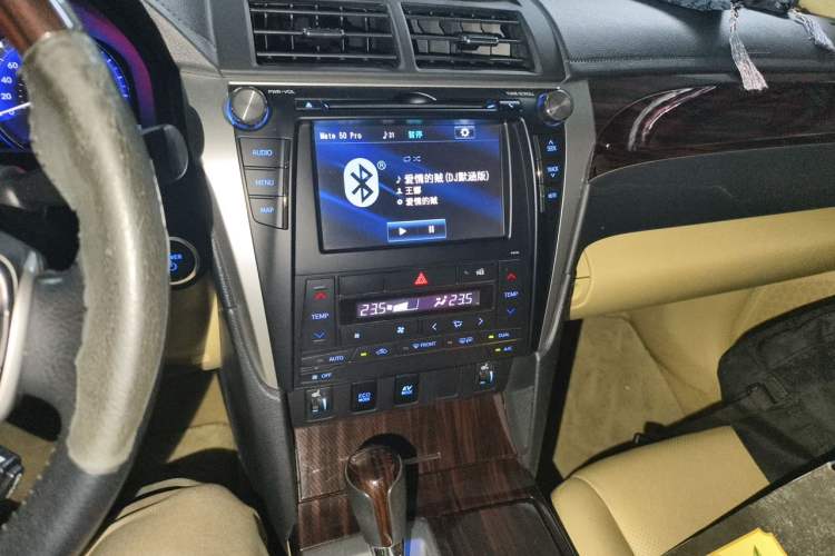Used Toyota Camry 2015 Dual-Engine 2.5 HG Luxury Navigation Edition Audio And AC Panel